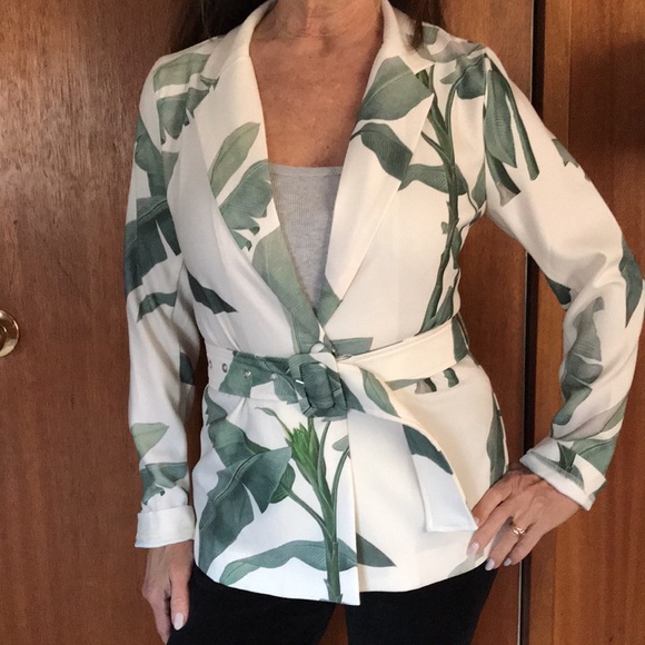 a.peach Jackets & Blazers - NWT Spring/Summer blazer with belt